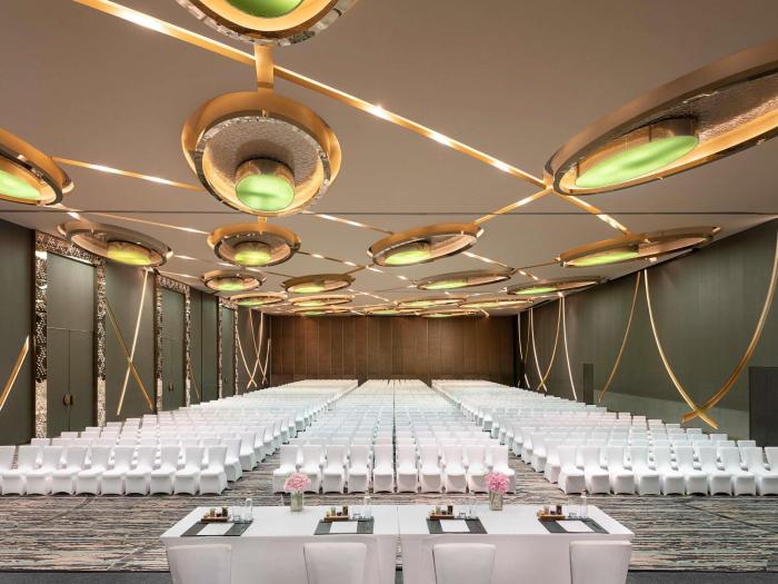 pullman new delhi aerocity hotel