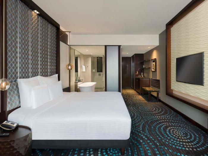 pullman new delhi aerocity hotel