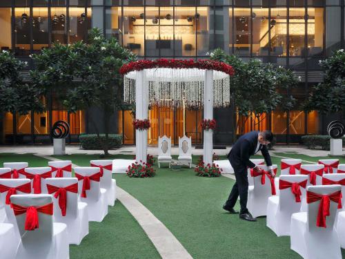 pullman new delhi aerocity hotel
