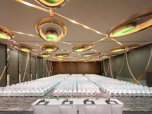 pullman new delhi aerocity hotel