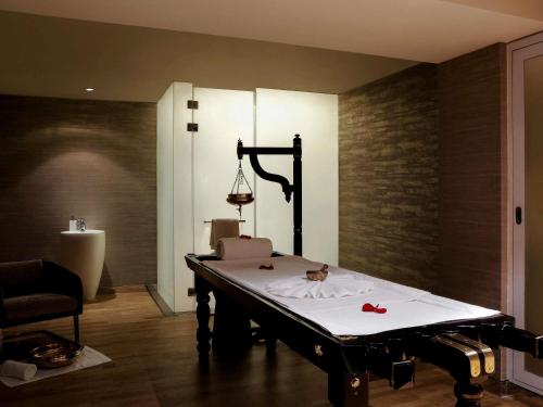 pullman new delhi aerocity hotel