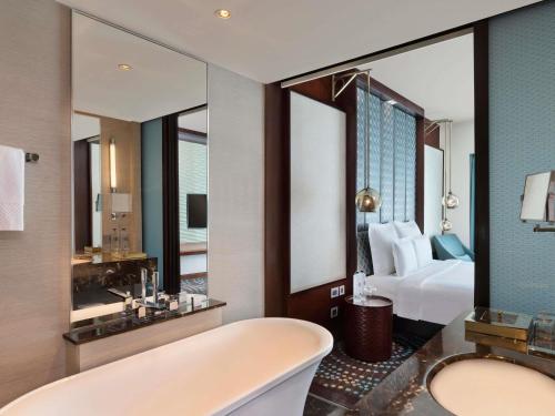 pullman new delhi aerocity hotel