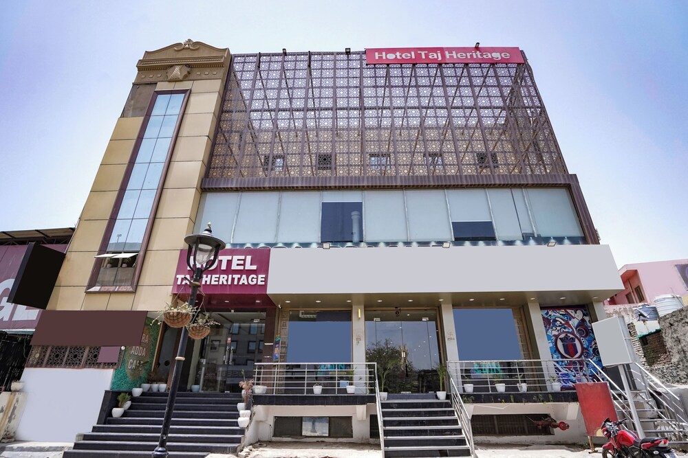 hotel luxeevista by navodayans