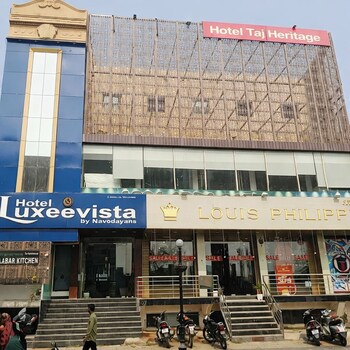 hotel luxeevista by navodayans