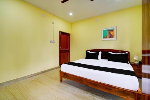 Hotel Lavish Inn,,3 star