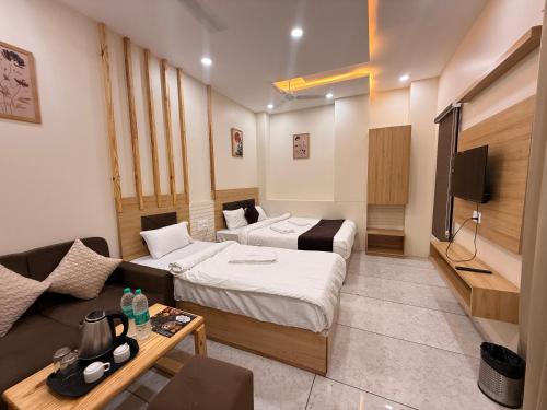 Hotel Kusum Kunj,,3 star