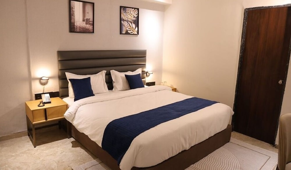 lords studio inn jamnagar