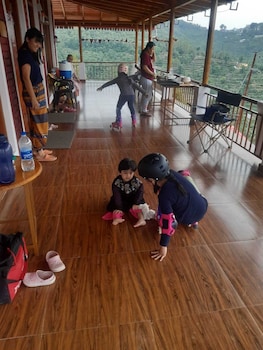 omvilla with mountain view