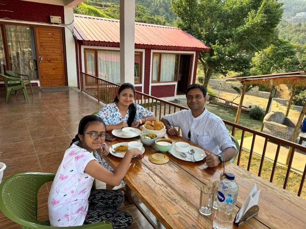 omvilla with mountain view