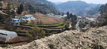 omvilla with mountain view