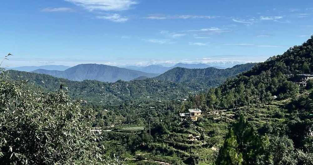 omvilla with mountain view