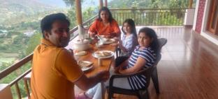 omvilla with mountain view