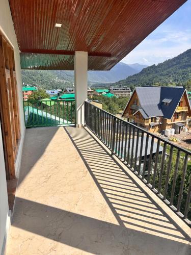 Manali Mornings,,3 star