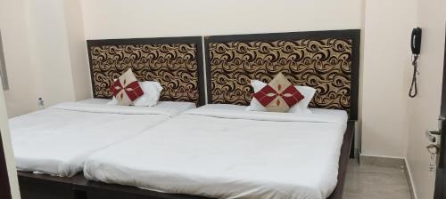 Sacred Stay,,2 star