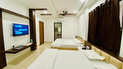 Hotel Shree Rameshwaram,,2 star