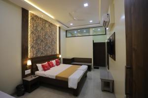 vl patil stays and banquets