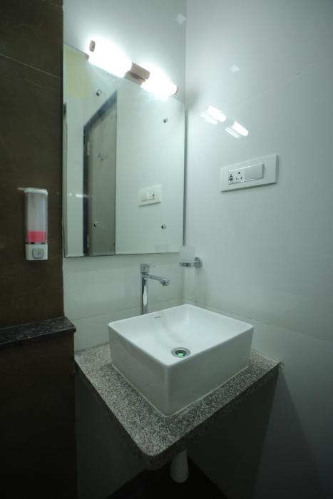 vl patil stays and banquets