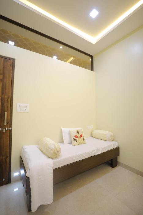 vl patil stays and banquets