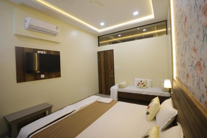 vl patil stays and banquets