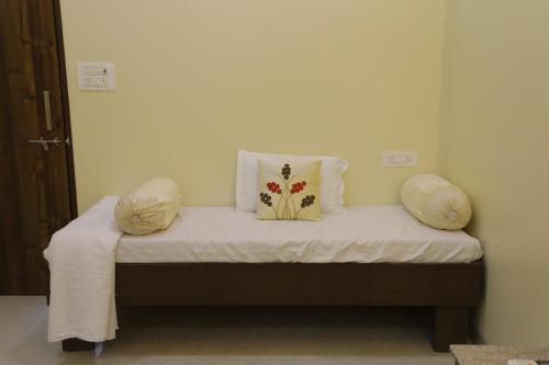 vl patil stays and banquets