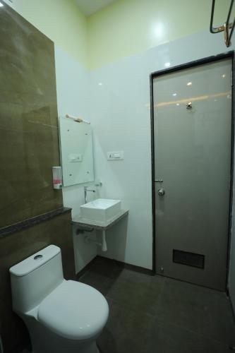 Vl Patil Stays And Banquets,,4 star