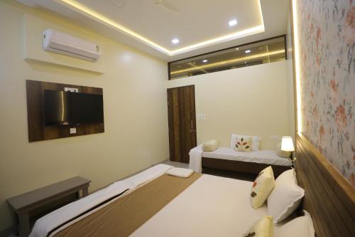 vl patil stays and banquets