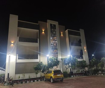 hotel mandakini shri sadhna