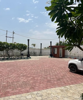 hotel mandakini shri sadhna