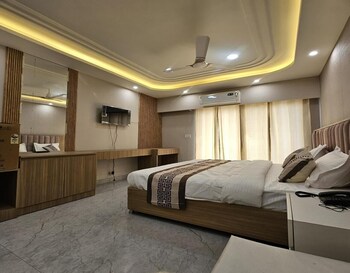 hotel mandakini shri sadhna