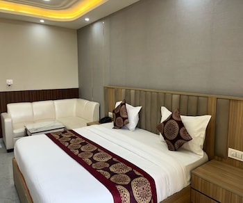 hotel mandakini shri sadhna