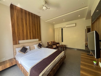 divya hotel and restaurant