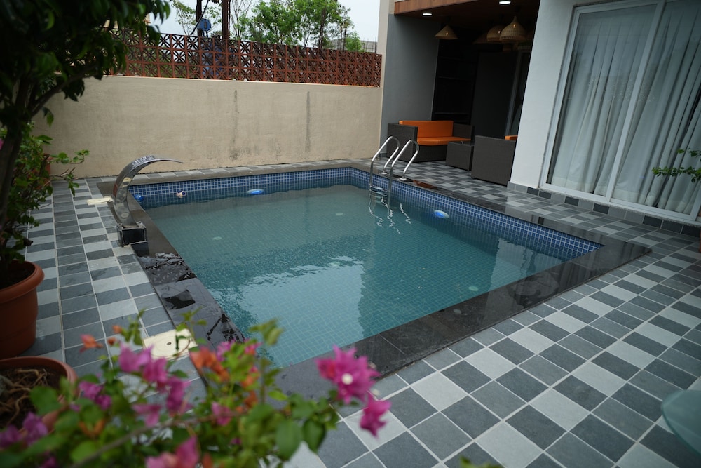 tara sitara luxury villas