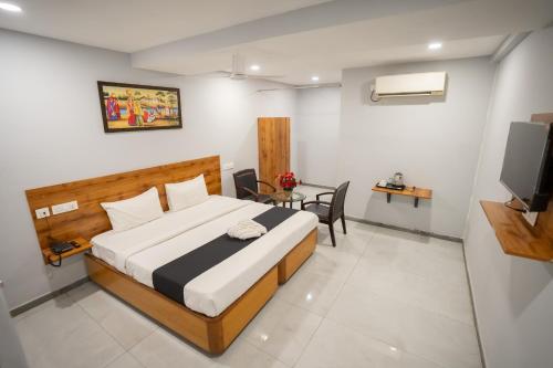 Hotel Vaishnavi Classic,,2 star