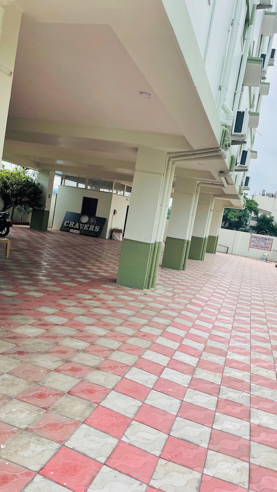 hotel vistaara grand