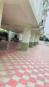 hotel vistaara grand