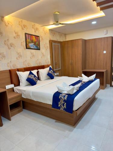 Hotel Deccan Park,,3 star