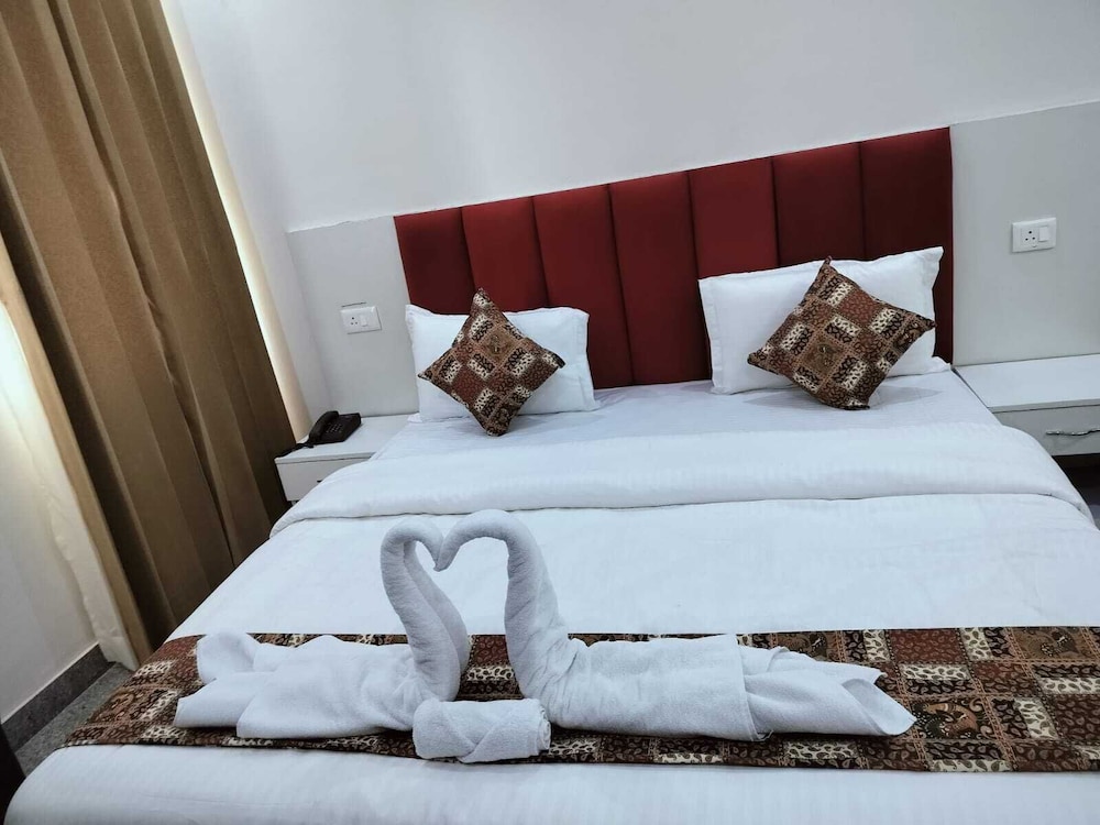 hotel bindram palace