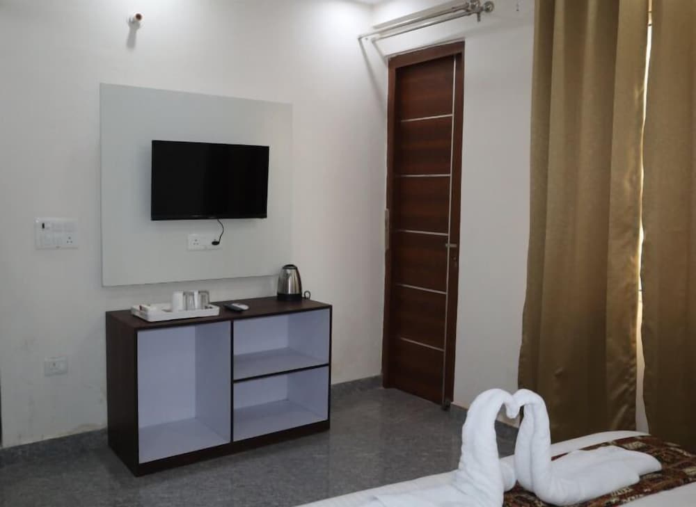 hotel bindram palace