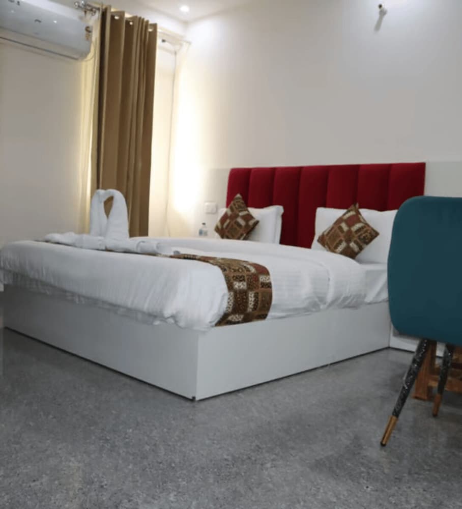 hotel bindram palace