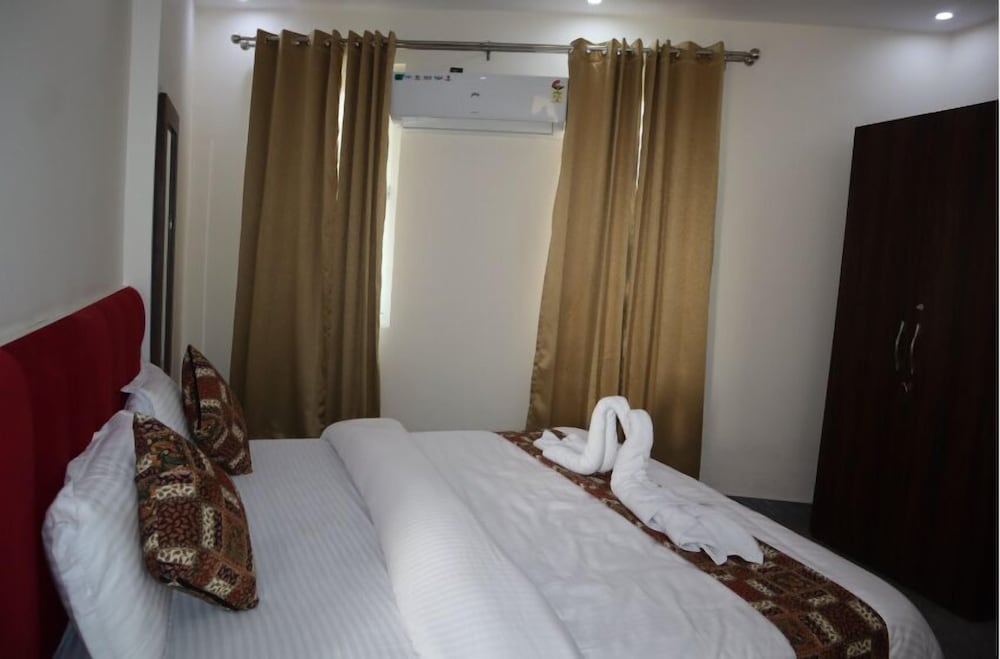 hotel bindram palace