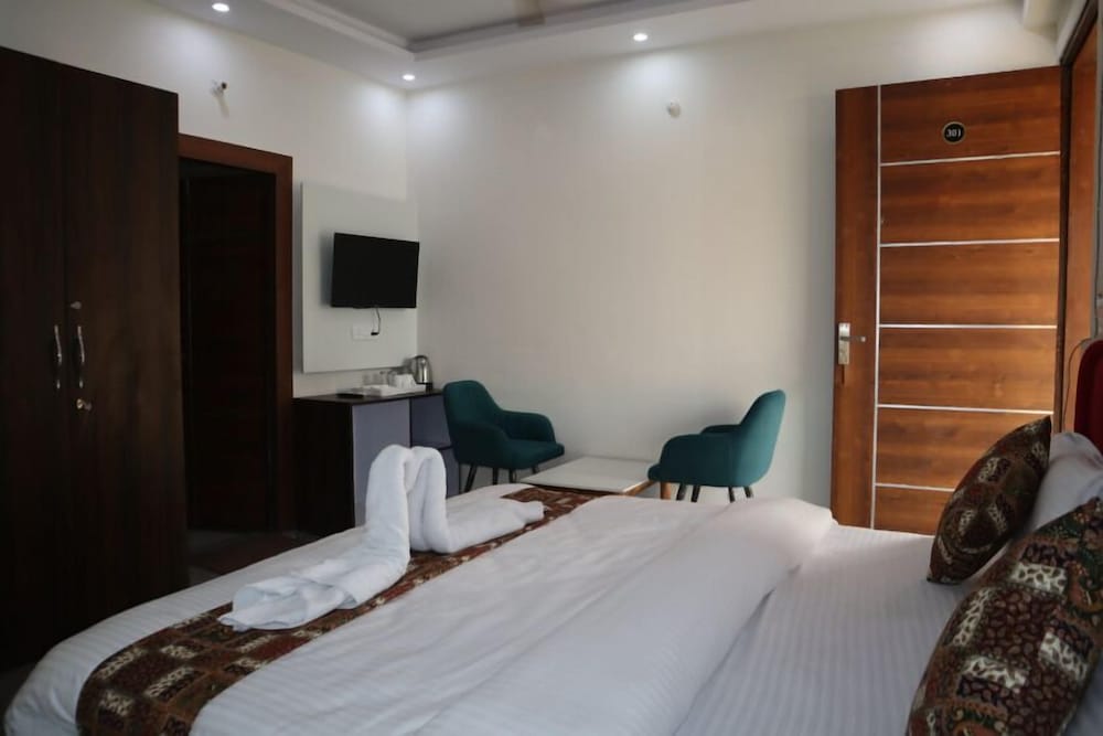 hotel bindram palace
