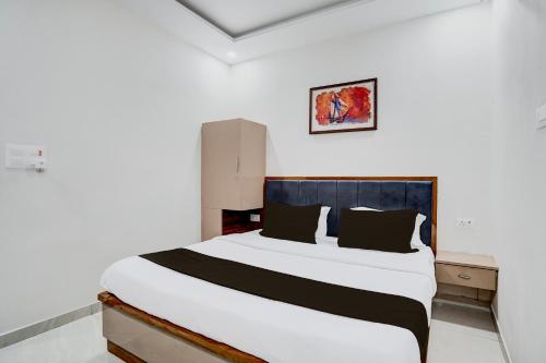 Paradise Stays,,3 star