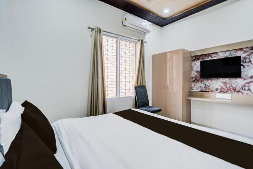 Paradise Stays,,3 star