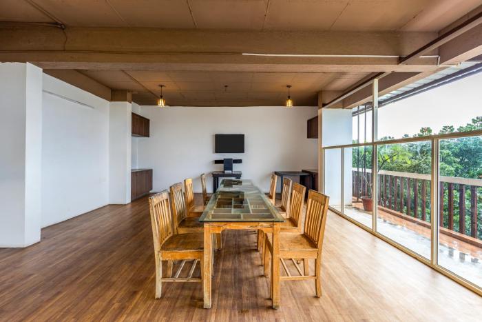 hotel acacia yelahanka