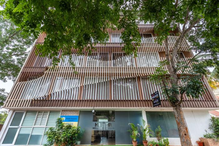 hotel acacia yelahanka