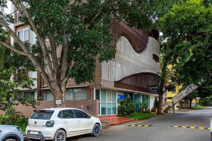 hotel acacia yelahanka