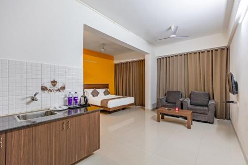 hotel acacia yelahanka
