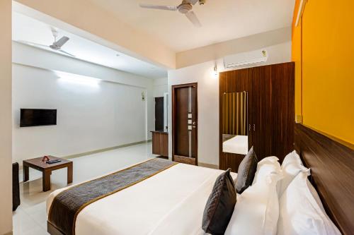 hotel acacia yelahanka