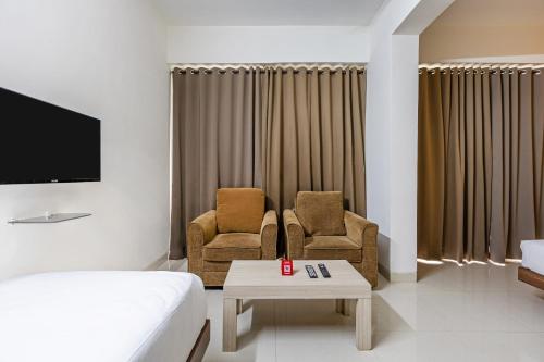 hotel acacia yelahanka