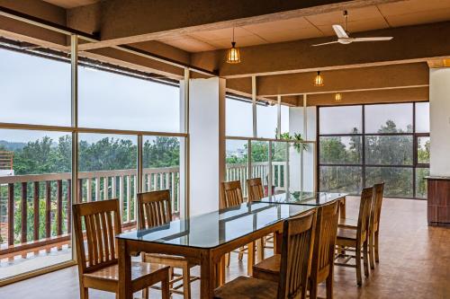 hotel acacia yelahanka